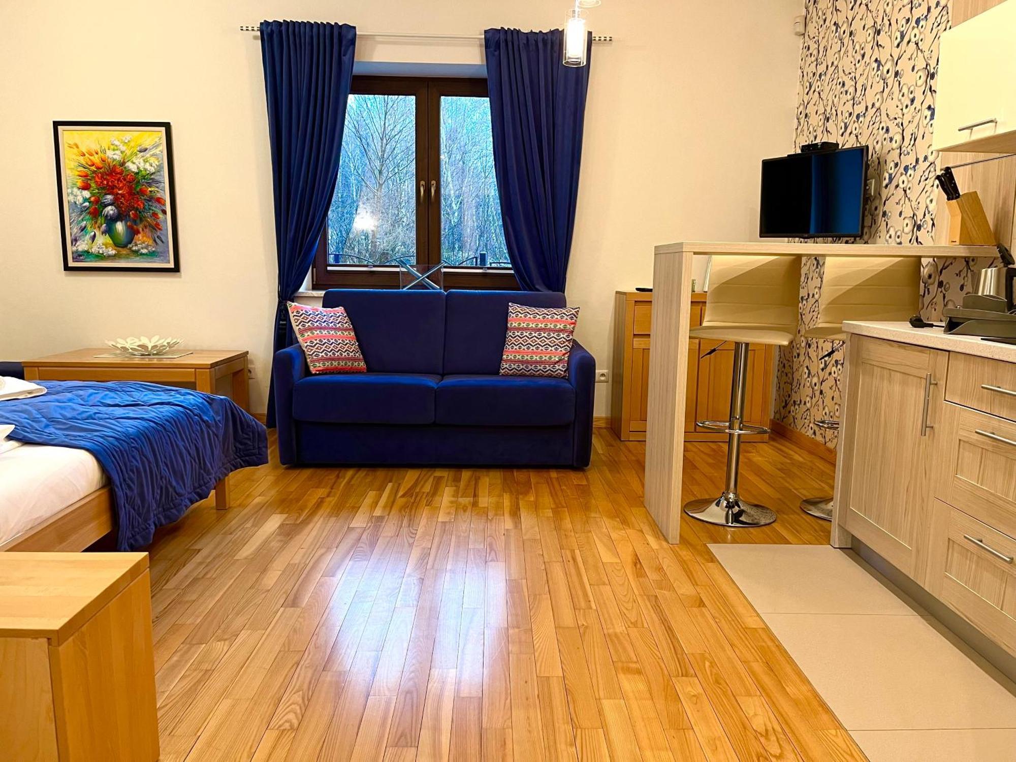 Apartamety I Pokoje Goscinne Na Jaskolczej ชเวียราโดว์-สโดรยจ์ ภายนอก รูปภาพ