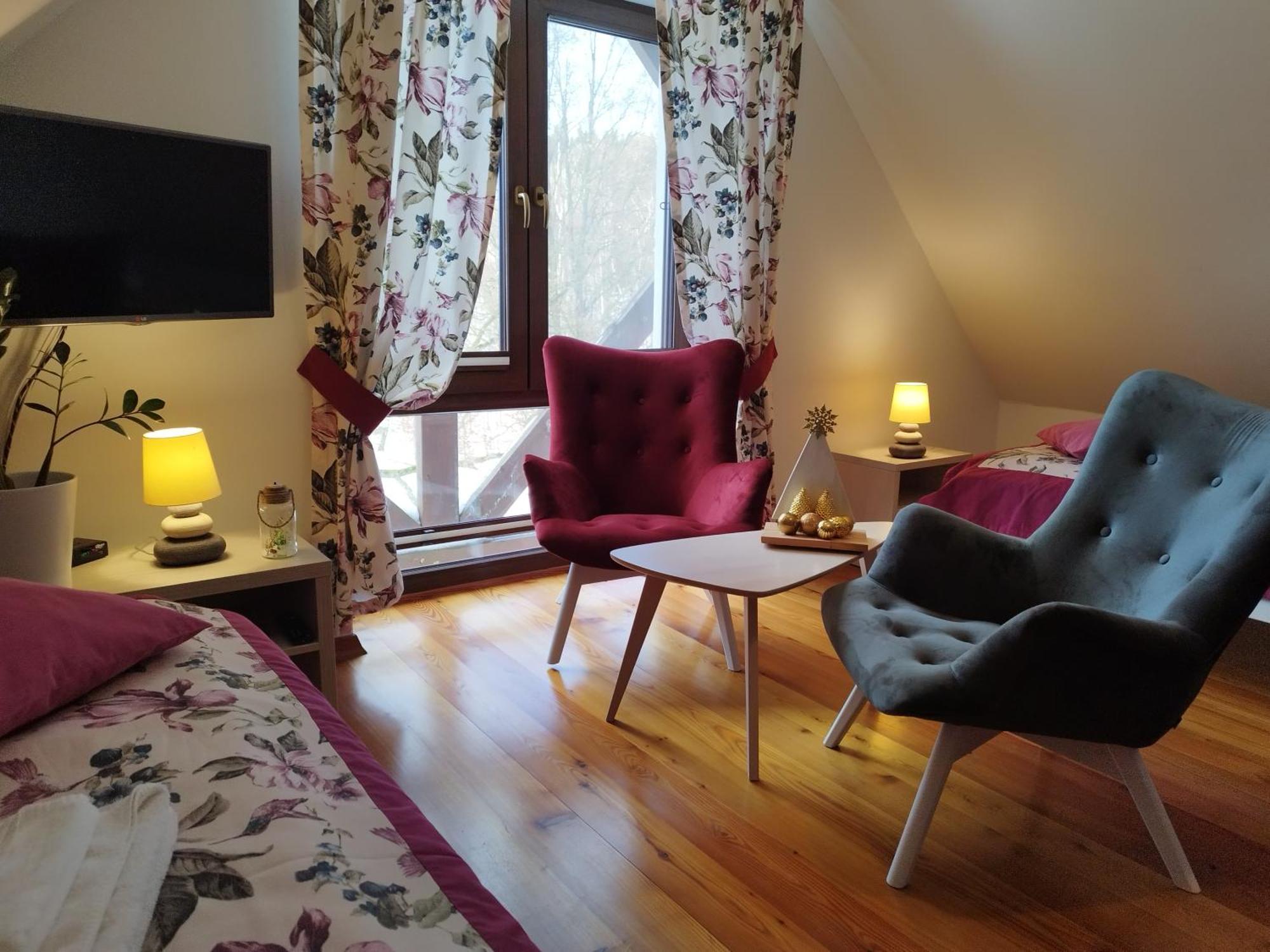Apartamety I Pokoje Goscinne Na Jaskolczej ชเวียราโดว์-สโดรยจ์ ภายนอก รูปภาพ