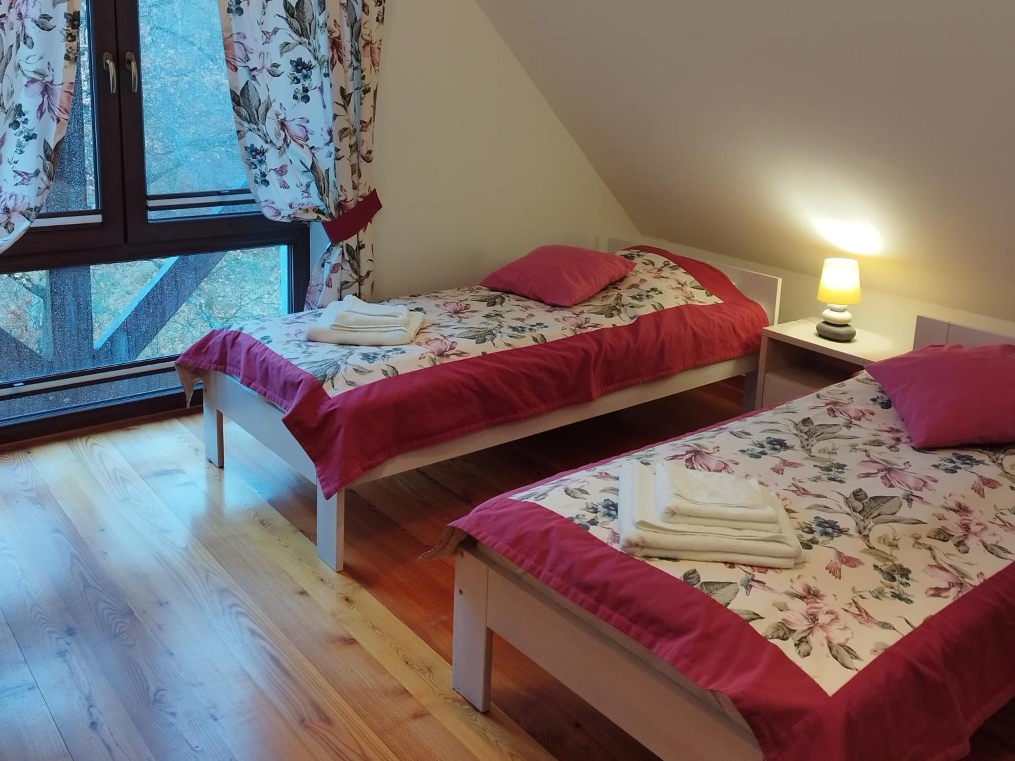 Apartamety I Pokoje Goscinne Na Jaskolczej ชเวียราโดว์-สโดรยจ์ ภายนอก รูปภาพ